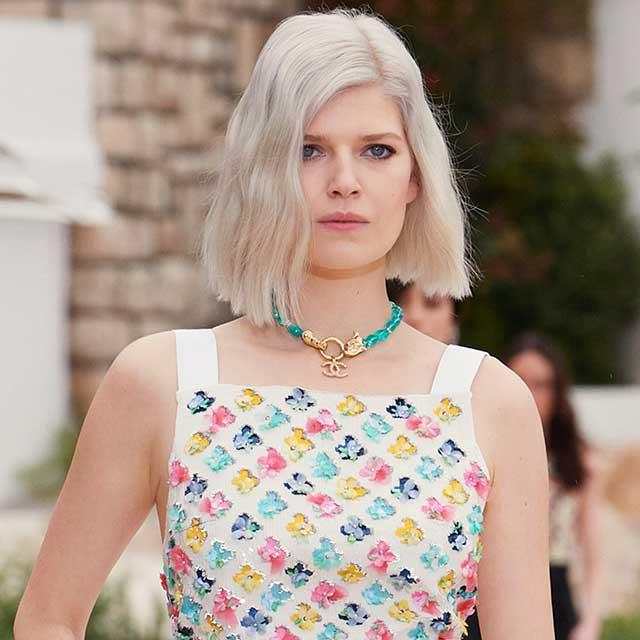 Se llevan las canas y estos son los mejores cortes de pelo para lucirlas
