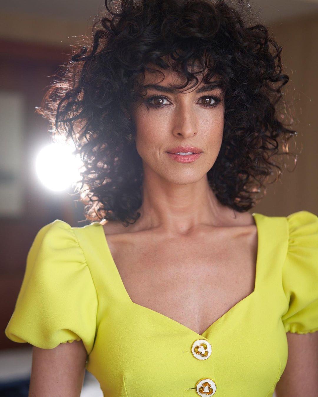 Curly bob 