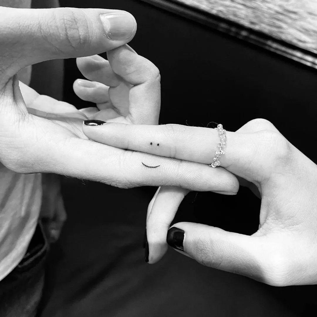 Tatuaje de un ‘smile’ complementario