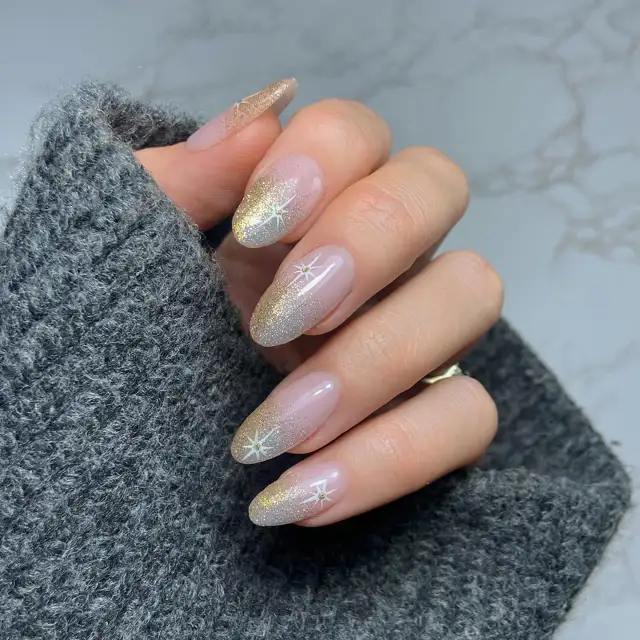 25 uñas elegantes para Nochevieja: bonitas, fáciles de hacer y en tendencia 2025