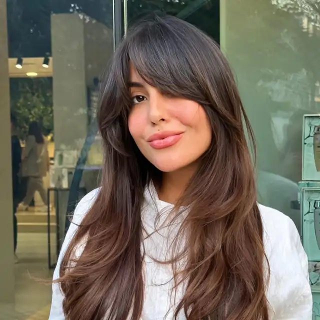 Cortes de pelo con flequillo abierto: 15 maneras de llevarlo que restan años y son elegantes