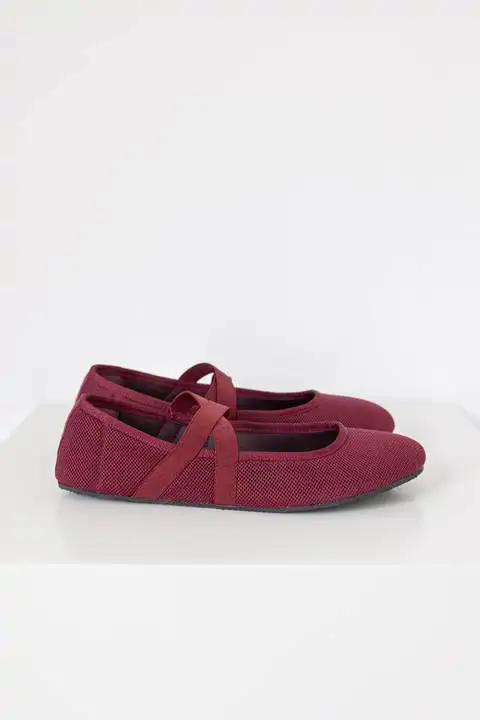 Bailarina barefoot, de Clotsy Brand
