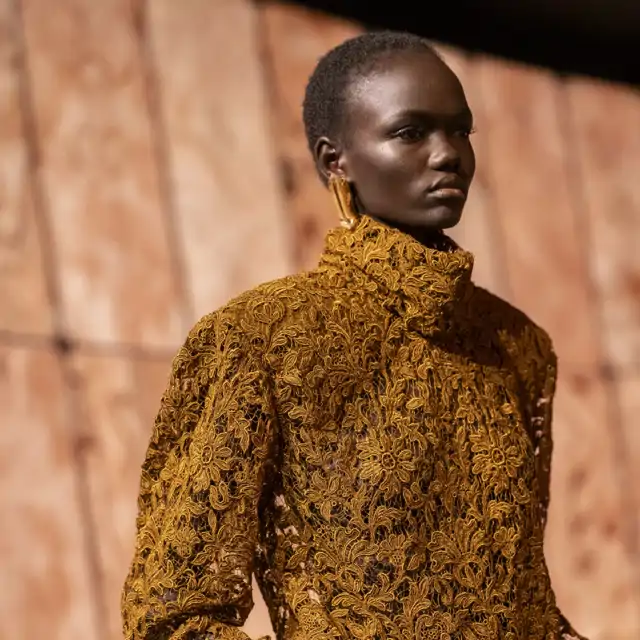 5 tendencias que más hemos visto en la Semana de la Moda de París para este año (VÍDEO)