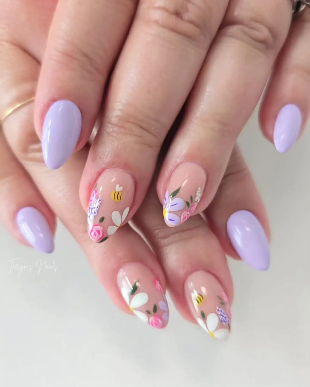 uñas lilas