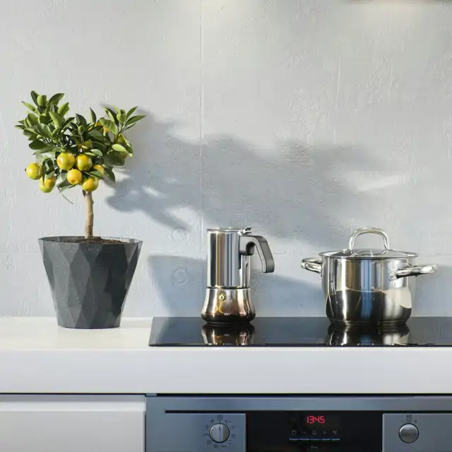 10 ideas para aprovechar el espacio en cocinas pequeñas: con carácter, personalidad y mucha luz (VÍDEO)